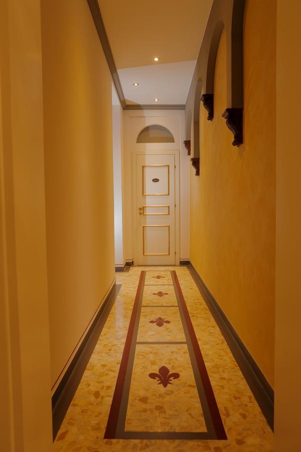 Palazzo Mari Suite & Rooms B&B モンテヴァルキ エクステリア 写真